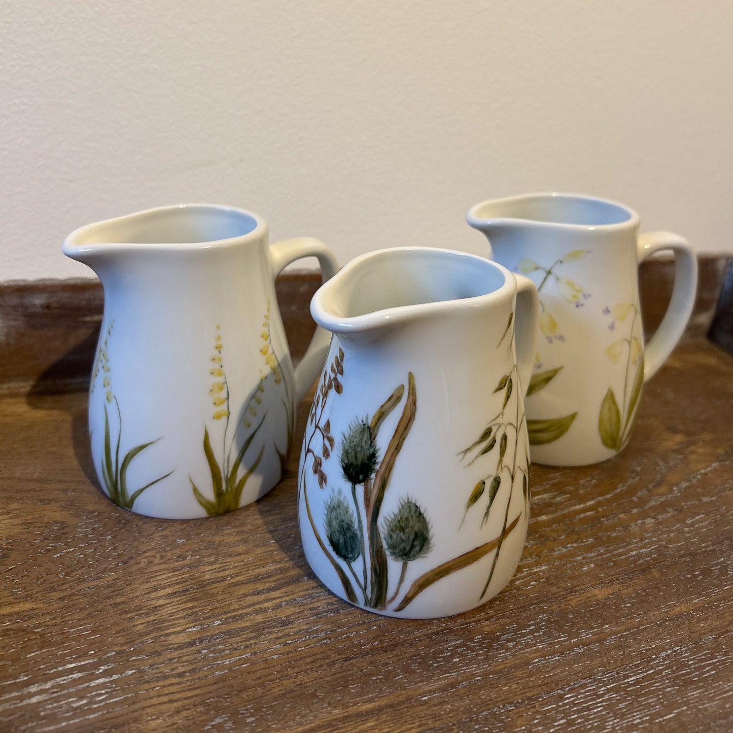 Set Jarritos y Plato Hierbas Pintado a Mano
