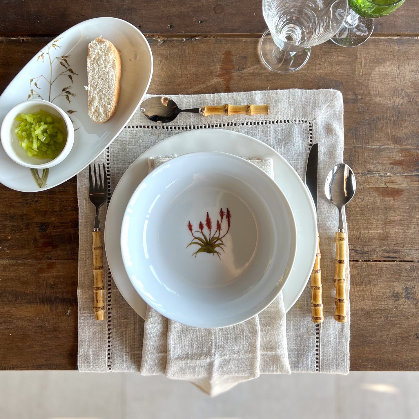 Plato Hondo Aloe Rojo